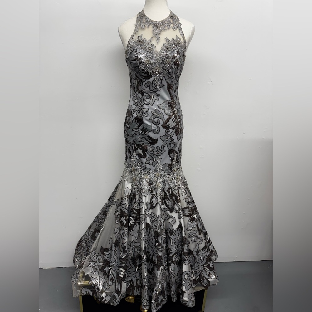 Dave & Johnny Silver Sequins Mermaid Style Prom Dress Size 1/2
